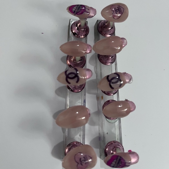 CHANEL Pale Pink Press-On Nails with Purple Logo Accents - Picture 6 of 7